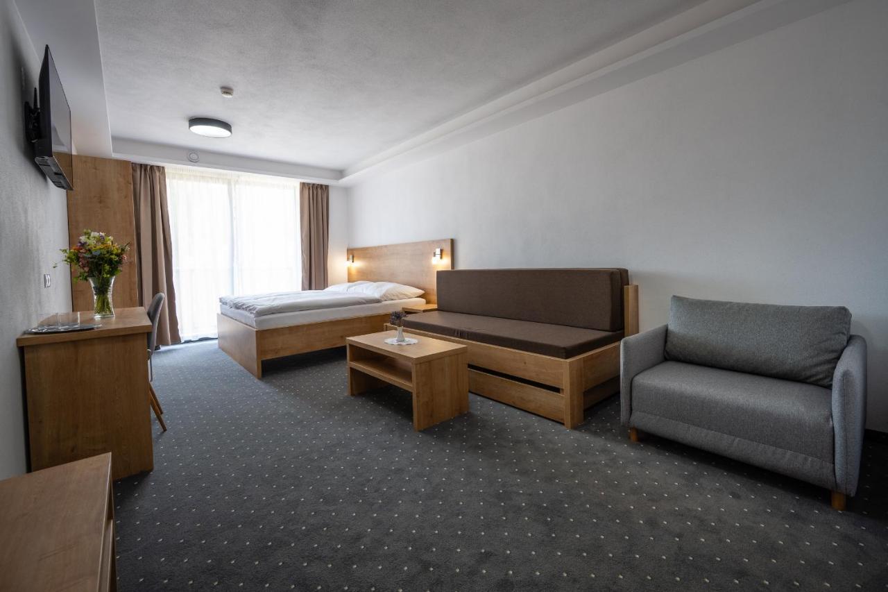 Berg Liptov Hotell Liptovský Mikuláš Eksteriør bilde