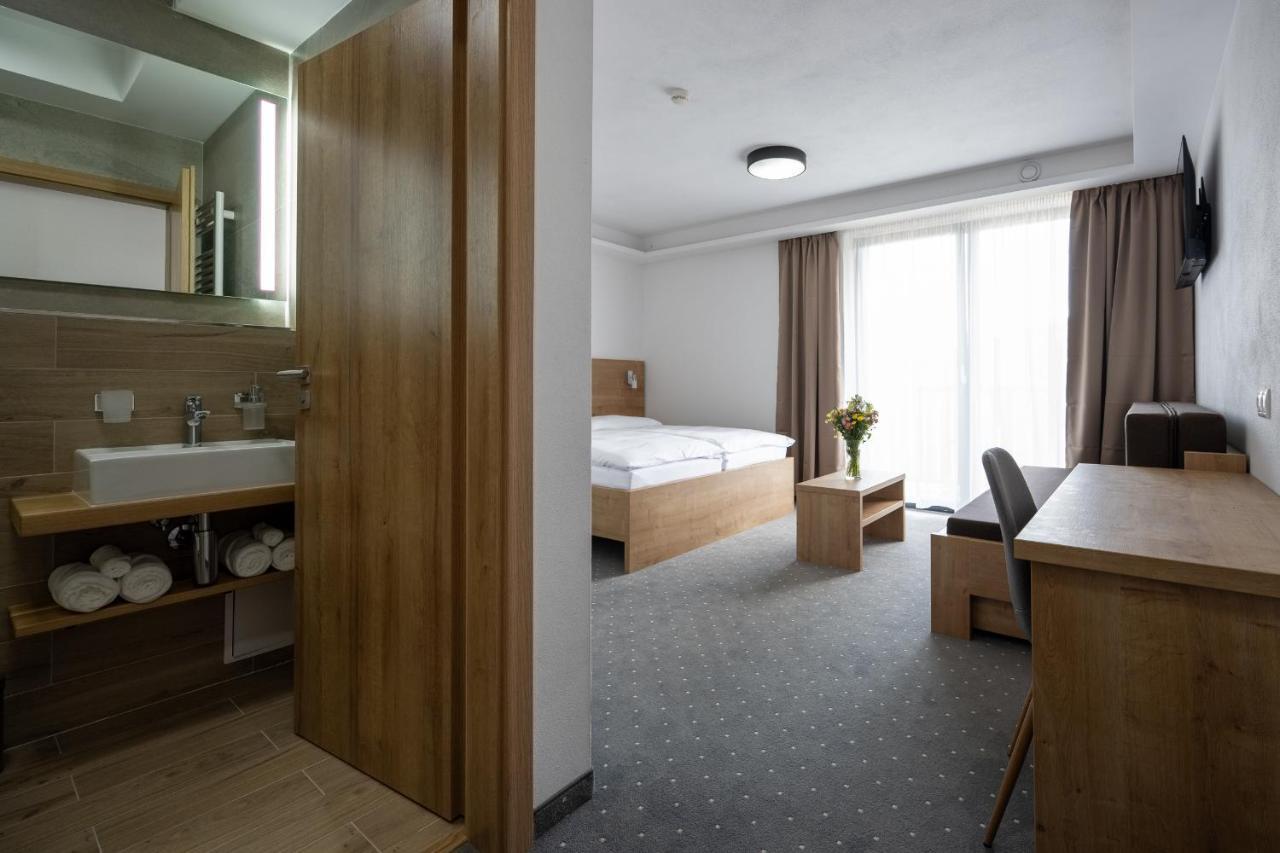 Berg Liptov Hotell Liptovský Mikuláš Eksteriør bilde